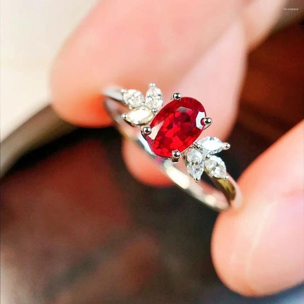 Anillos de racimo 6985 Sólido 18K Oro Naturaleza 0.64ct Paloma Sangre Rojo Rubí Diamantes Mujeres Joyería Fina Presenta La Admonición de Seis Palabras