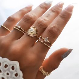 Cluster Rings 7 pezzi / set Boho Vintage Gold Color Geometric Sunshine Crystal Set per le donne Bohemian Party Finger Jewelry Gifts 2023