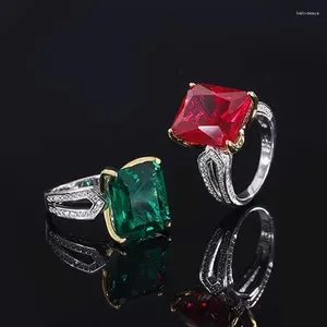 Bagues de cluster 925 Argent 12 14mm Ruby et Emerald Synthétique Gemstone Haute Carbone Diamant Fête De Mariage Fine Bijoux Cadeaux