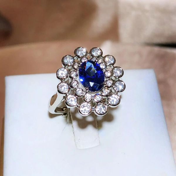 Bagues de cluster 925 Silver Luxury Blue Crystal Gemstone avec Tiny Flower Zirconia Jolie Bijoux pour femmes Mariage élégant