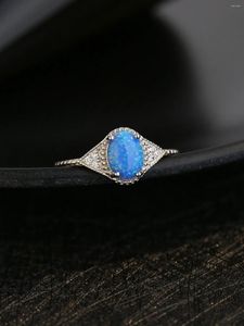 Bagues de cluster Bague en argent 925 pour femme incrustée de zircon et d'opale bleue Simple Design exquis Style Bohême pour tenue de fête d'entreprise