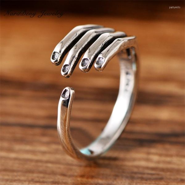 Anillos de racimo 925 plata esterlina antiguo cráneo mano para hombres y mujeres ajustable cinco anillo al por mayor tailandés