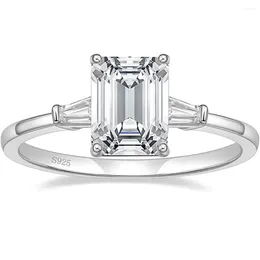 Bagues de cluster 925 Sterling Silver Engagement 3-Stone Emerald Cut Zircone Cubique Promesse de mariage pour les femmes GFT Bijoux