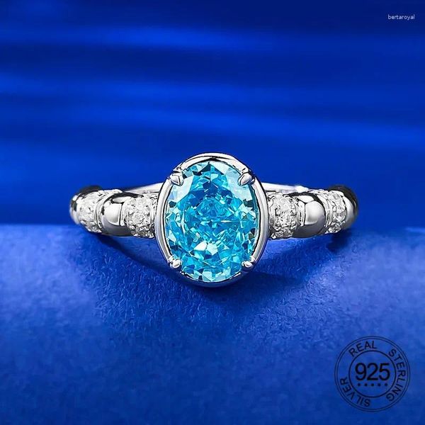 Anneaux de cluster 925 Bijoux en zircon en argent sterling 6x8 mm Forme ovale Blue Aquamarine Cutted Cut High Carbone Diamond Ring