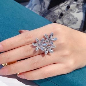 Cluster anneaux abutterfly 18k or blanc 2ct Naturel Diamond Flower Femme's Party Ring Fine Bijoux Très brillant cadeau d'anniversaire