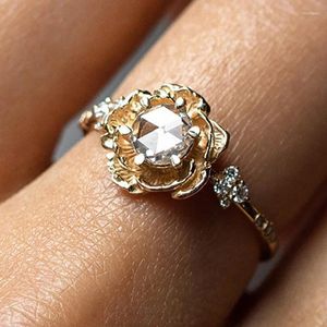 Bonnes de fleurs vintage esthétique anneau esthétique pour femmes Retro Gold Collist Crystal Zirconia Teen Girls Ladies Bijoux de mariage R744