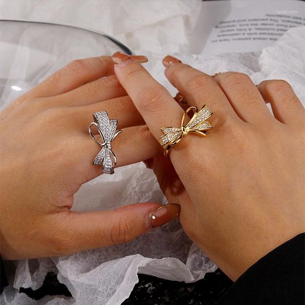 Anillos de racimo Amaiyllis 925 Plata de ley Luz de lujo Micro Pave Zircon Bow Ring Simple Fashion Index Finger Jewelry