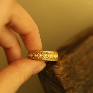 Bagues de cluster Artisanat d'or antique Micro Inlay Perle pour femmes Simple Light Luxe Sens haut de gamme de bijoux ouverts