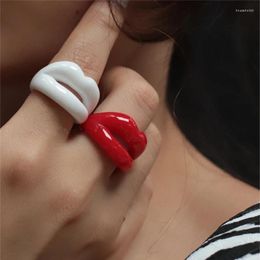 Cluster Ringen AOMU 2024 Fashion Punk Rode Lippen Vorm Hars Vinger Mond Lip Acryl Ring Voor Vrouwen Meisjes Partij Sieraden