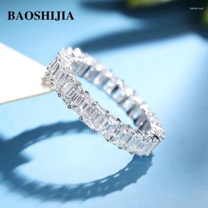 Anneaux de cluster Baoshijia Natural Emerald Cut Diamond Ring dans un solide Bande de fiançailles de bijoux pour femmes de luxe en or blanc solide