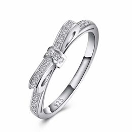 Anillos de clúster Hermoso anillo de retro Circón Tada de lazo de cristal bonita Boda de moda 925 STERLING Silver Women Lady Ring Jewelry R992 H240504