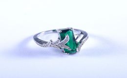 Bagues de cluster Big Emerald Gemstone Hollowedout 925 Sterling Silver Diamant Exagéré Main Bijoux fins pour femmes Vintage4384762