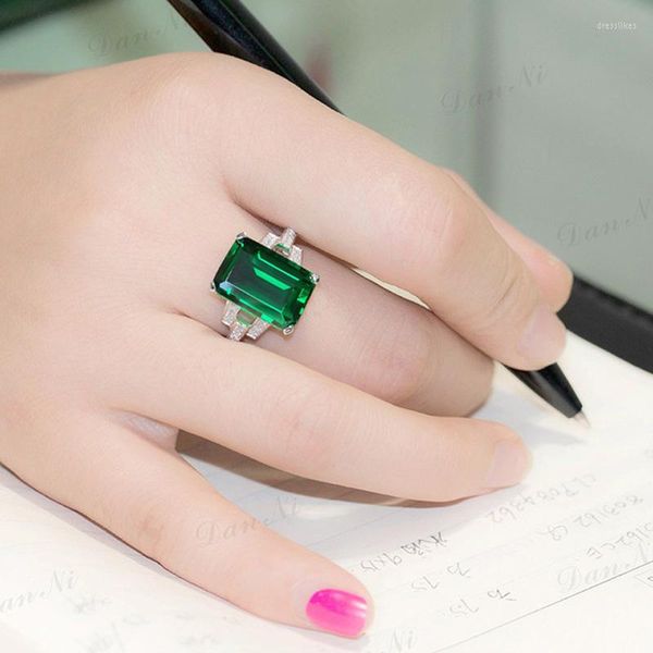 Cluster anneaux Black Angel 18k Silver Lab Créé de luxe Princess Square Emerald Ring pour femmes Green Tourmaline Gemstone Wedding Jewelry