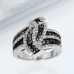 Bagues de cluster émail noir 2024 brillant blanc zircon cubique luxe femmes accessoires de doigt pour la fête vintage bijoux féminins