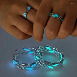 Anillos de racimo azul Green luminoso Light Star Ring Glow in Dark Fluorescent Heart Women Men Pareja Joyería de dedo ajustable