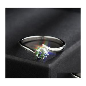 Anillos de racimo Boeycjr 925 Sier Copo de nieve 0.5Ct / 1Ct / 2Ct Moissanite verde Vvs1 Anillo de boda de compromiso para mujeres Joyería de entrega de gota DHCSA