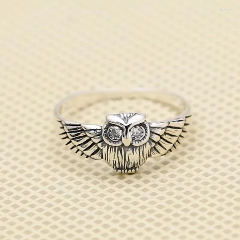 Pierścienie klastra kupuj 925 Sterling Srebrny Unikalny palcem serdeczny Vivid Owl Light Cyrron Otwarty dla kobiet Doskonałe koło biżuterii zwierząt