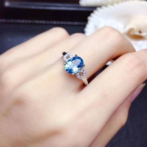 Bagues de cluster Charme Clear Sky Blue Topaz Gemstone Bague 925 Sterling Argent 6x8mm Naturel Gem Couleur Fille Cadeau d'anniversaire