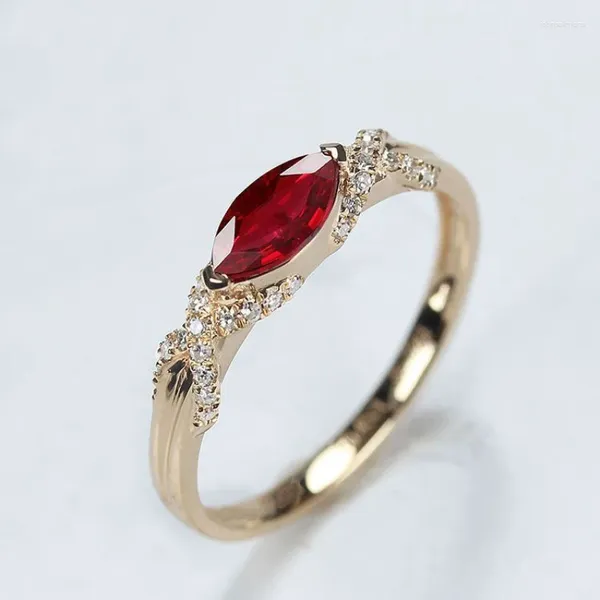 Anillos de racimo clásico ojo de caballo puntiagudo exquisitamente incrustado rubí para mujeres de moda y lujosa joyería de compromiso de piedras preciosas rojas