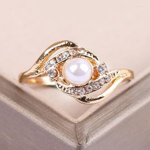 Cluster anneaux Classic Imitation Pearl Wedding for Women Elegant White Verre rempli Couleur géométrique Round