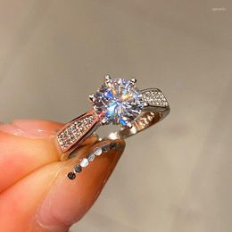 Bagues de cluster Classique Six Prong Round Lab Diamond Ring Real 925 Sterling Silver Engagement Vintage Solitaire Wedding For Women