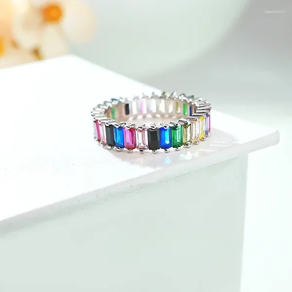 Anneaux de cluster Colorful High Carbon Diamond Row 925 Ensemble d'anneaux en argent avec style arc-en-ciel à la mode