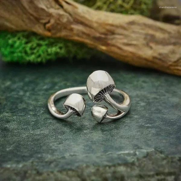 Cluster anneaux champignons créatifs pour les femmes 2024 Summer coréen charme vintage mignon plante ajusté couple ringail