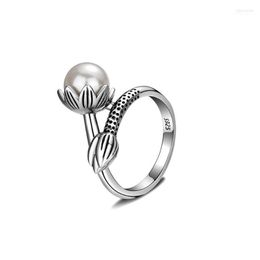 Cluster ringen Creative Personality Flower Bud Pearl Ring Vrouw Niche Design Sense Ins Fashion veelzijdige licht Luxe Toby22