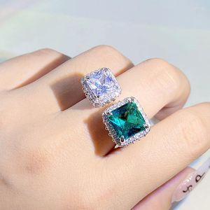 Bagues de Grappe Creative Carré Vert Gem Bague de Fiançailles Ouverture Complète Incrusté Zircon Exquis Et Luxueux 925 Bijoux En Argent Pour