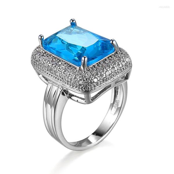 Anillos de racimo Cross-Border Wish Explosion Jewelry Venta al por mayor Aquamarine Zircon Ladies Anillo exagerado