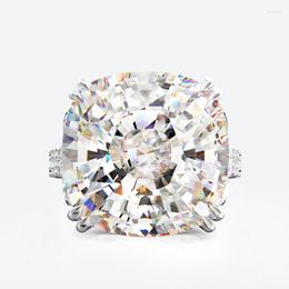 Bagues de grappe Coussin Cut 10ct Moissanite Bague en diamant Original 925 Bague de fiançailles en argent sterling pour les femmes Bijoux de fête