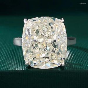 Cluster anneaux coussins coupés 6ct Moisanite Diamond Ring Real 925 Sterling Silver Party Band pour femmes Bijoux de fiançailles de fiançailles
