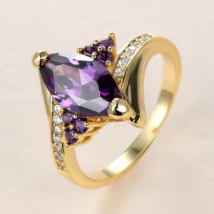 Cluster ringen schattige vrouwelijke paarse kristallen stenen ring gele goud kleur dunne bruiloft voor vrouwen luxe blad zirkoon verloving ringcluster