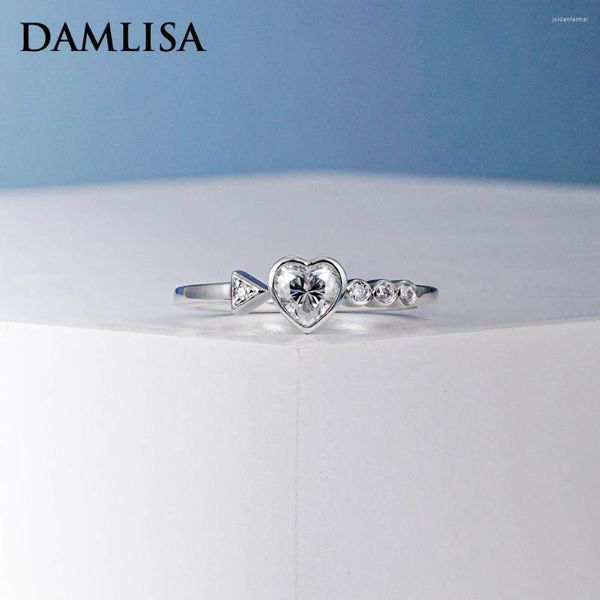 Anillos de racimo Damlisa VVS1 0.5ct 5 mm Cortado de corazón Corto Anillo de moissanite para mujeres S925 Solid Sterling Silver Lab De Diamond Body Band