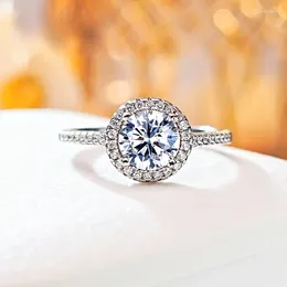 Anneaux de cluster Desire Flower Bud Round Diamond Bague sertie de huit étoiles et flèches à haute teneur en carbone Couleurs de feu scintillantes