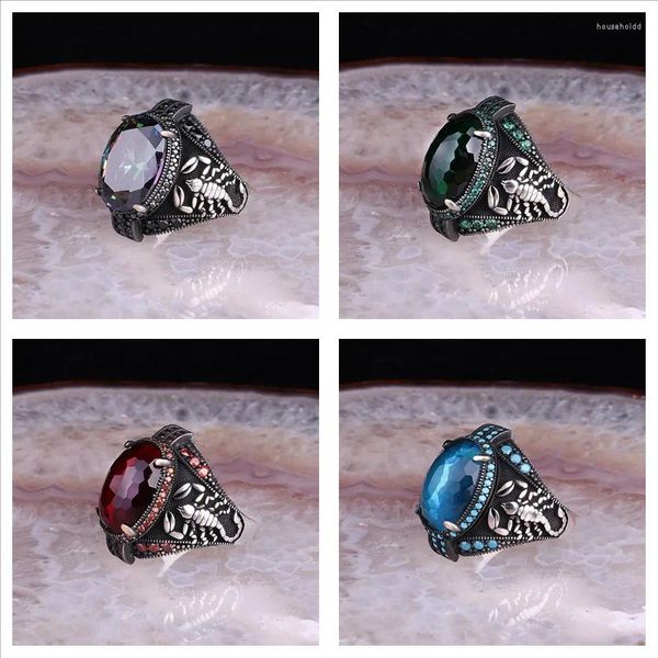 Bagues de cluster Personnalité dominante Euro American Punk Style Hommes Femmes Scorpions Sculptés Bague universelle Embedded Red Stone Ornames