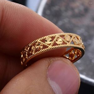 Bagues de cluster Dubai Gold Couleur 24k pour femmes Bague de mariage de mariée africaine Halloween Ramadan Cadeau