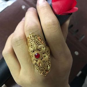 Cluster Ringen Dubai Goud Kleur Rode Steen Voor Vrouwen Afrika Ring Ethiopische Sieraden Arabische India Nigeria Midden-oosten Metalen Wedding222J