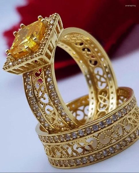 Cluster anneau de couleur élégante gold hanche hip hop pour les femmes mode inlaid zircon pierres rouges ensemble de mariage bijoux de fiançailles nuptiales