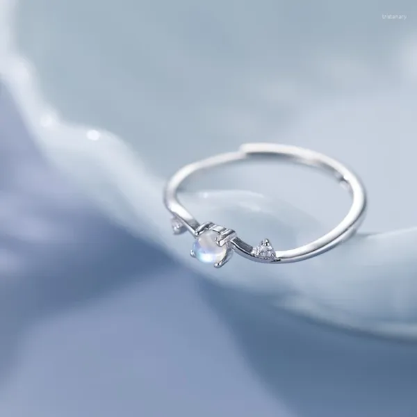 Bagues de cluster Est Trendy coréen arc-en-ciel pierre de lune cristal bague de mariage pour les femmes amitié zircon ouverture bijoux