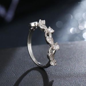 Bagues de cluster Groupe de tempérament de mode européenne et américaine incrusté de zircon bague femme vente rapide souhait Amazon produit en gros