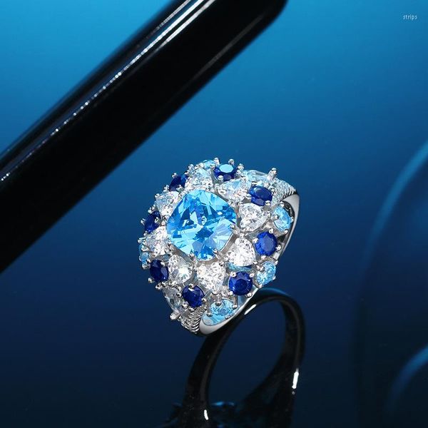 Bagues en grappe Tendance européenne et américaine S925 Argent sterling Zircon bleu marine Sens de haute qualité Petit anneau Exquis Bijoux féminins