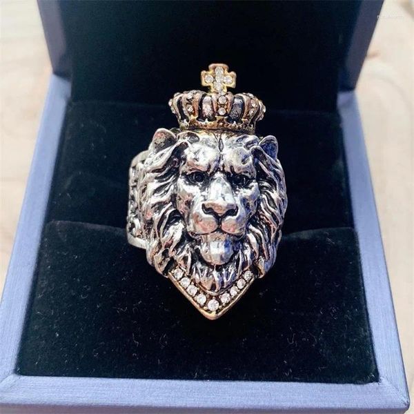 Bagues de cluster Vintage européen et américain personnalisé couronne Lion King Ring hommes croix ouverture ajustement en gros