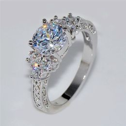 Anneaux de cluster Mode exquise couleur argent bagues de fiançailles pour les femmes mode blanc Zircon cristal anneau anniversaire mariée bijoux de mariage 230424