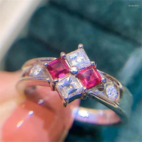 Bagues de cluster Exquis Square Zircon Princesse Coupe Blanc / Rouge Cristal Cocktail Femmes Mariage Promesse Bague Bijoux Cadeaux