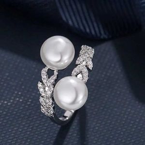 Cluster Anneaux Eyer Fashion Brand Womens Pearl Ring Cubic Zirconia CZ Leaf Luxury Dinger Ring Wedding Party Elegant Bijoux L240402
