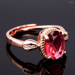 Cluster ringen fashioin elegante rode kristal ruby ​​edelstenen diamanten voor vrouwen roségold tone sieraden bijoux bague jubileumfeestcadeaus