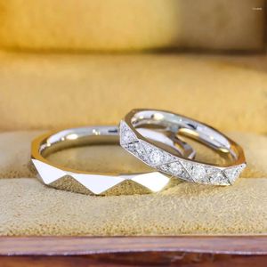 Cluster anneaux accessoires de mode couple fiançailles anneau S925 Sterling Diamond Diamond Femme Gift Exquis Luxury de haute qualité