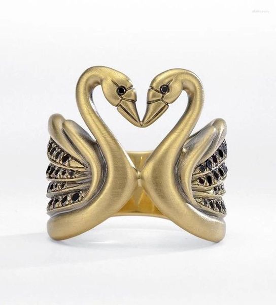 Bagues de cluster Mode Créativité Or Couleur Animal Swan Bague Pour Femmes Rétro Incrusté Pierre Noire À La Main Anniversaire Bijoux De Fête