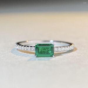 Cluster Ringen Mode Groen Gekleurde Zirkoon Emerald Cut Solitaire CZ 925 Sterling Zilveren Bruiloft Verloving Voor Vrouwen